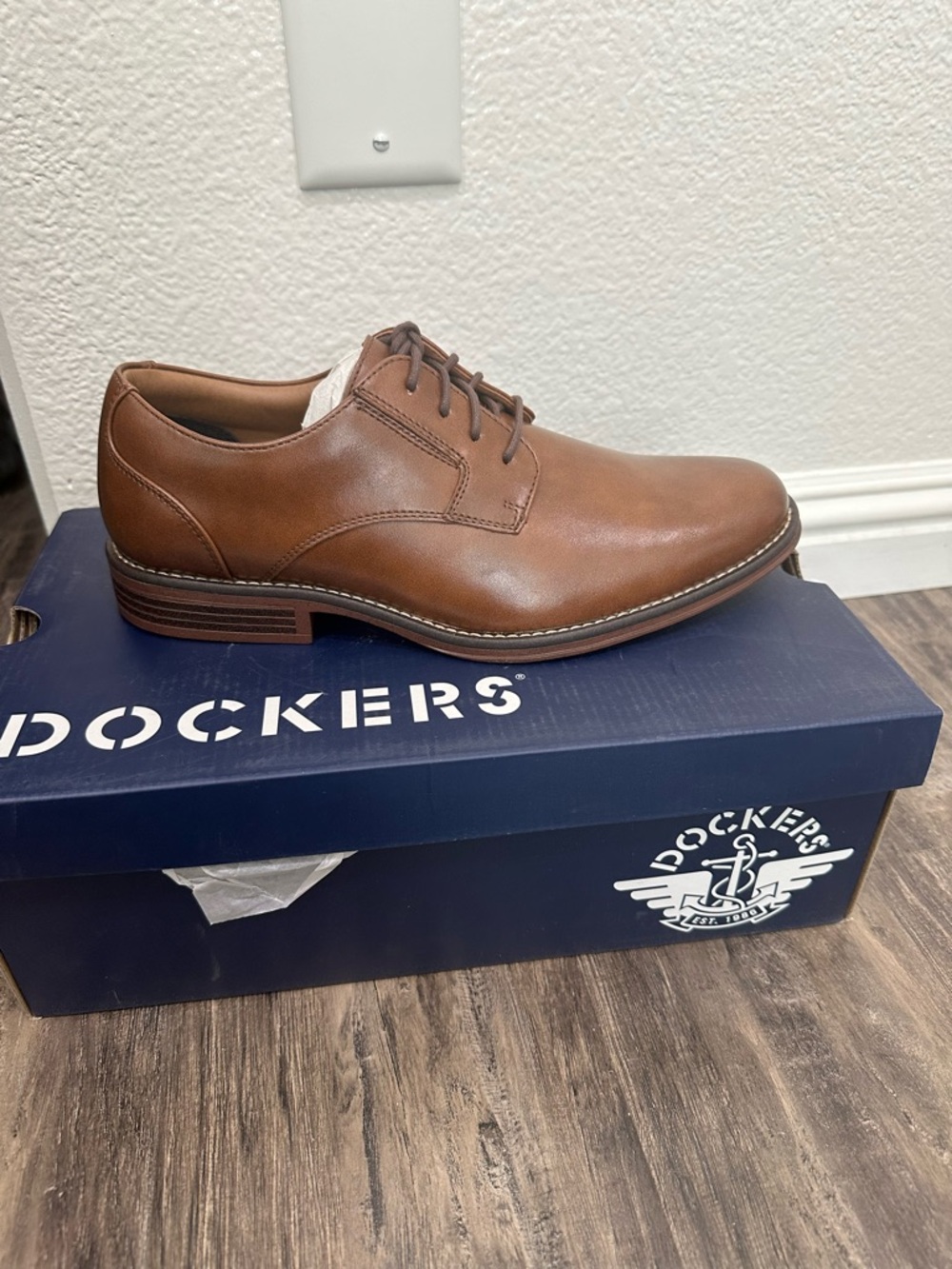 Dockers Men’s Tan Brown Leather Derby Oxfords